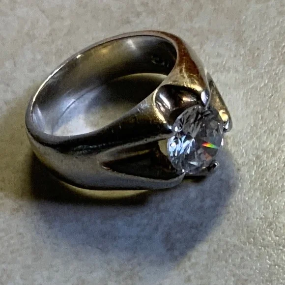 Vintage Zirconia Diamond - Men’s or Women Sterling Silver Ring - Picture 5 of 6